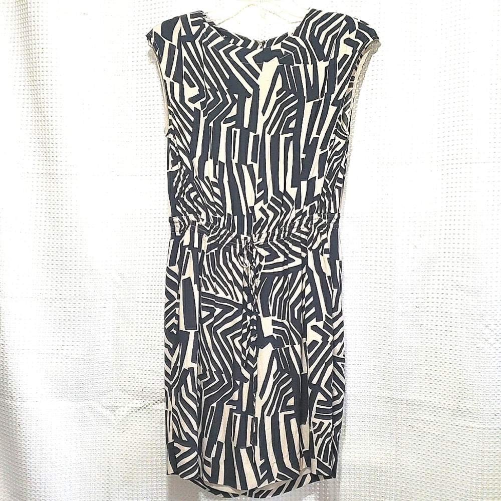 LOFT Women's Black and White Geometric Patterned Sheath Dress Small